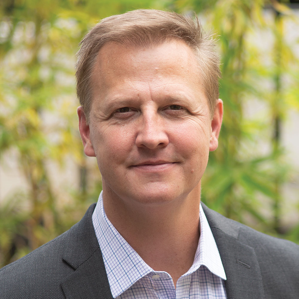 Joe Snowden headshot
